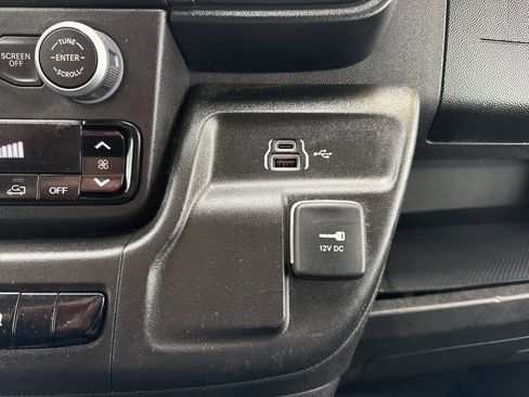 Used 2025 RAM ProMaster 2500 w/ Convenience Group image 14