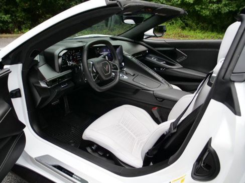 Used 2023 Chevrolet Corvette Convertible 3LT / Z51 Performa w/ Z51 Performance Package image 31