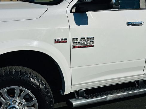 Used 2018 RAM 3500 Laramie w/ Convenience Group AWD/4WD image 6
