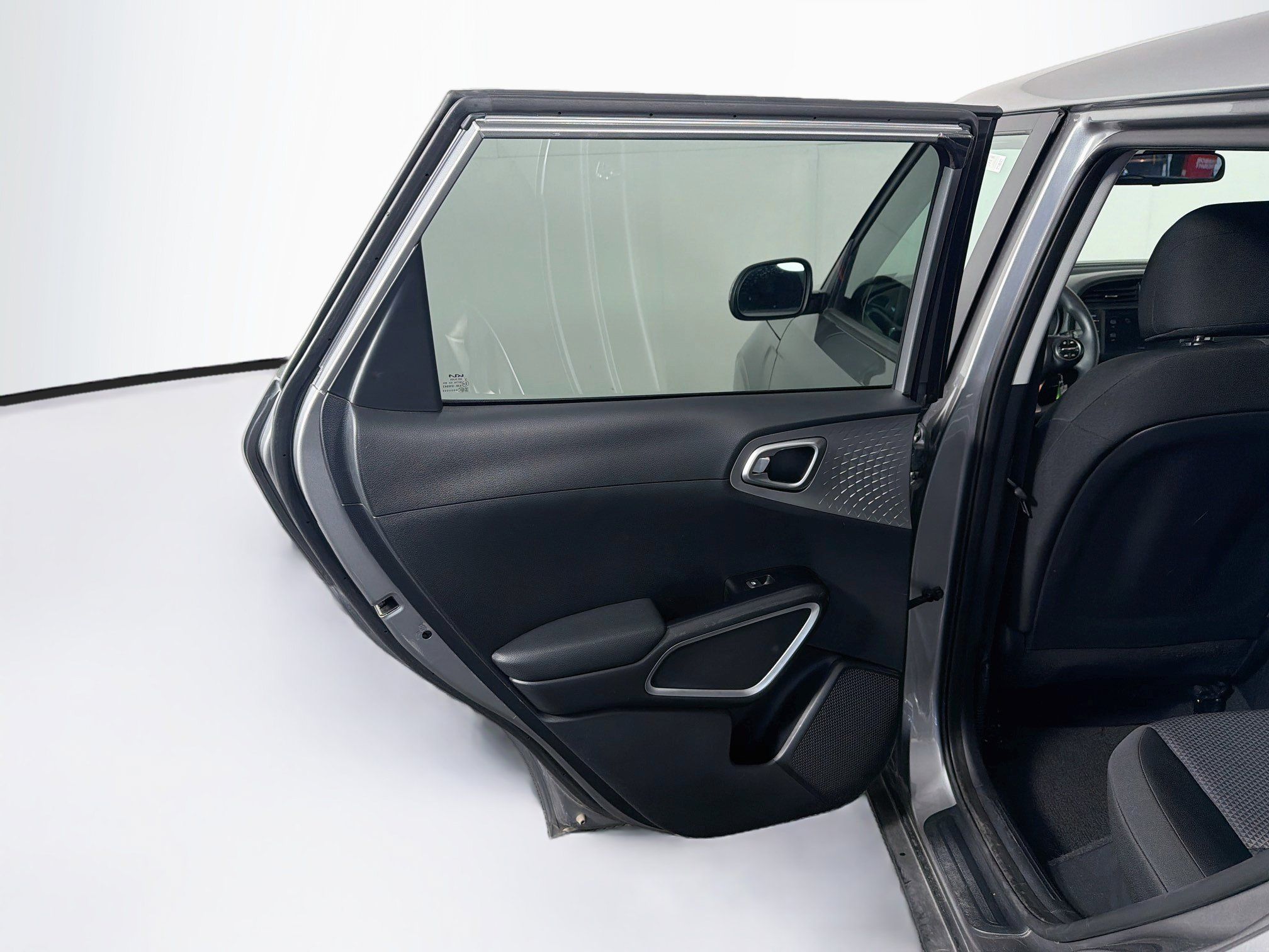 Used 2025 Kia Soul LX w/ LX Technology Package FWD image 27
