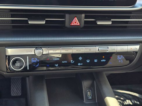 Used 2024 Hyundai Ioniq 6 SE image 31