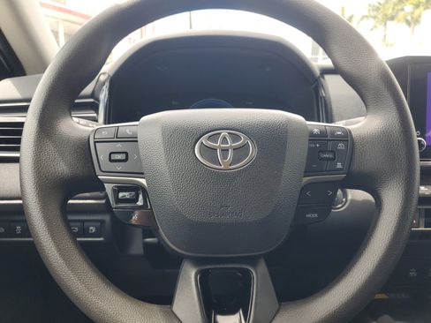 Used 2025 Toyota Camry LE FWD image 20