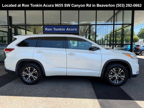 Used 2016 Toyota Highlander XLE AWD/4WD image 8