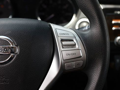 Used 2014 Nissan Rogue SV w/ SV Moonroof Package FWD image 28