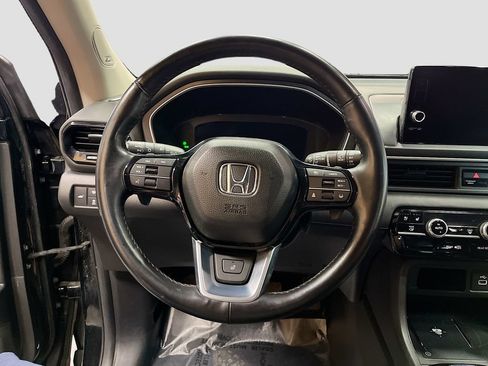 Used 2025 Honda Pilot Elite image 11