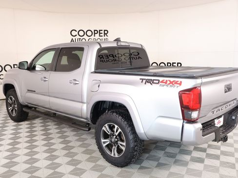 Used 2018 Toyota Tacoma TRD Sport w/ Technology Package AWD/4WD image 22