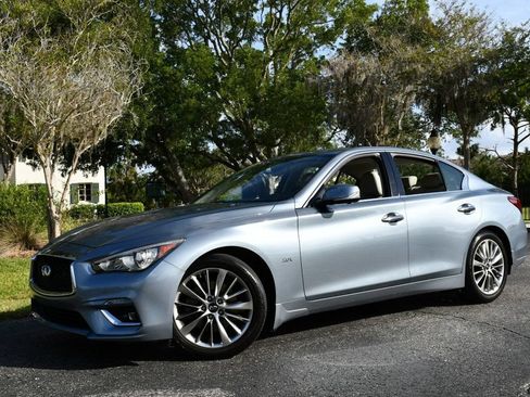Used 2018 INFINITI Q50 Luxe w/ Sensory Package (Luxe) RWD image 2