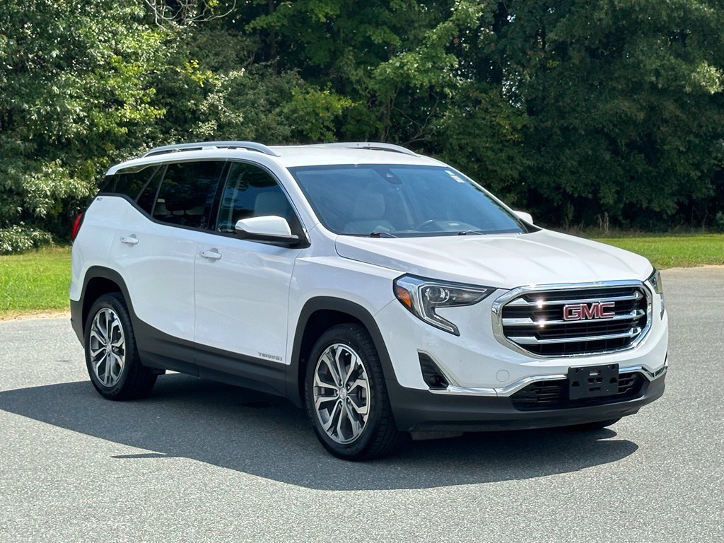 Used 2020 GMC Terrain SLT w/ Preferred Package FWD image 2