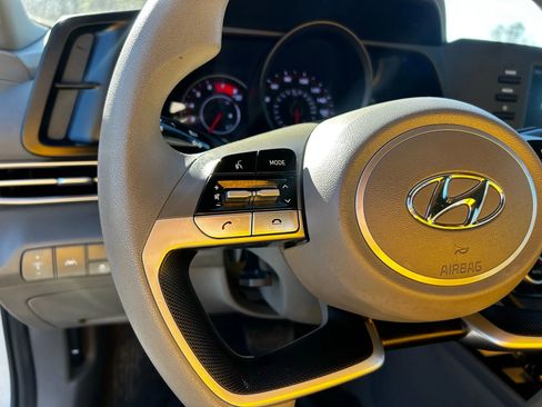 Used 2023 Hyundai Elantra SEL image 15