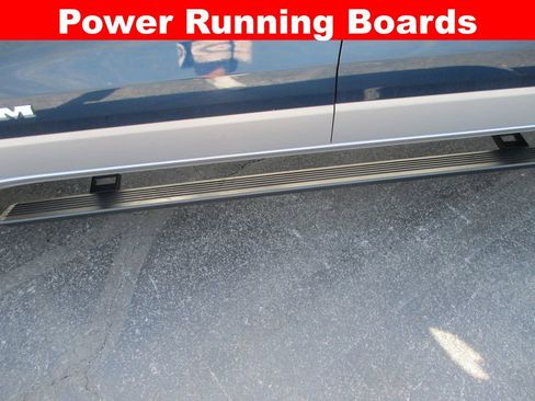 Used 2021 RAM 1500 Laramie image 17