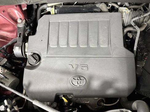 Used 2014 Toyota Highlander XLE AWD/4WD image 32