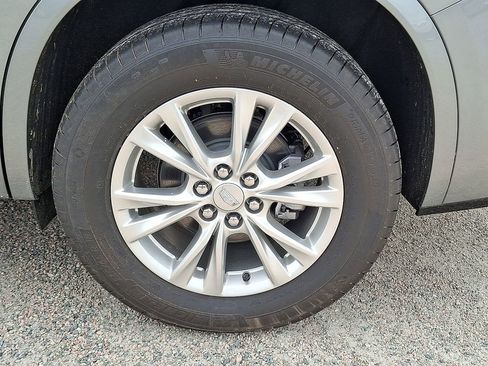 New 2025 Cadillac XT6 Luxury image 32