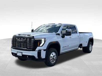 New 2026 GMC Sierra 3500 Denali Ultimate w/ LPO, Black Badging Package