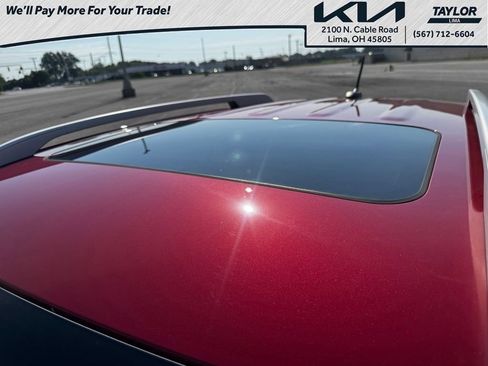 Used 2023 Hyundai Venue SEL FWD image 15