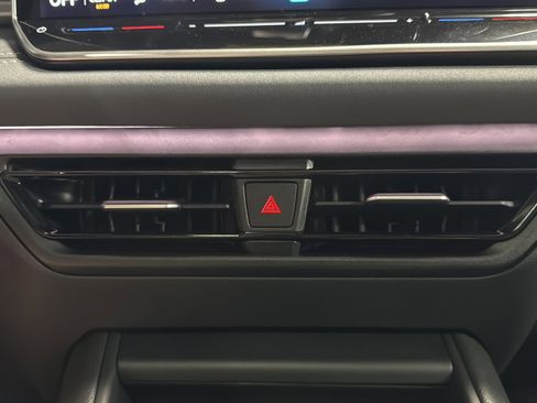 New 2026 Volkswagen Tiguan SE AWD/4WD image 40