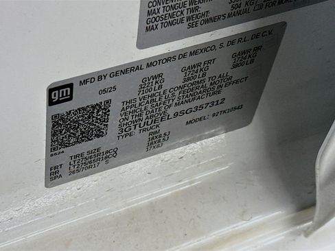 Used 2025 GMC Sierra 1500 AT4 image 12