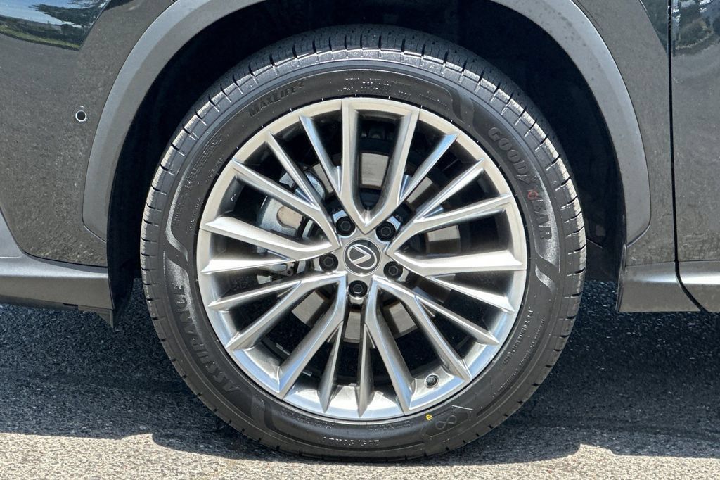 Used 2025 Lexus NX 350h AWD w/ Accessory Package (2T) image 33