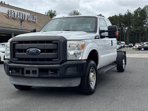 Used 2016 Ford F250 XL w/ Power Equipment Group AWD/4WD image 2