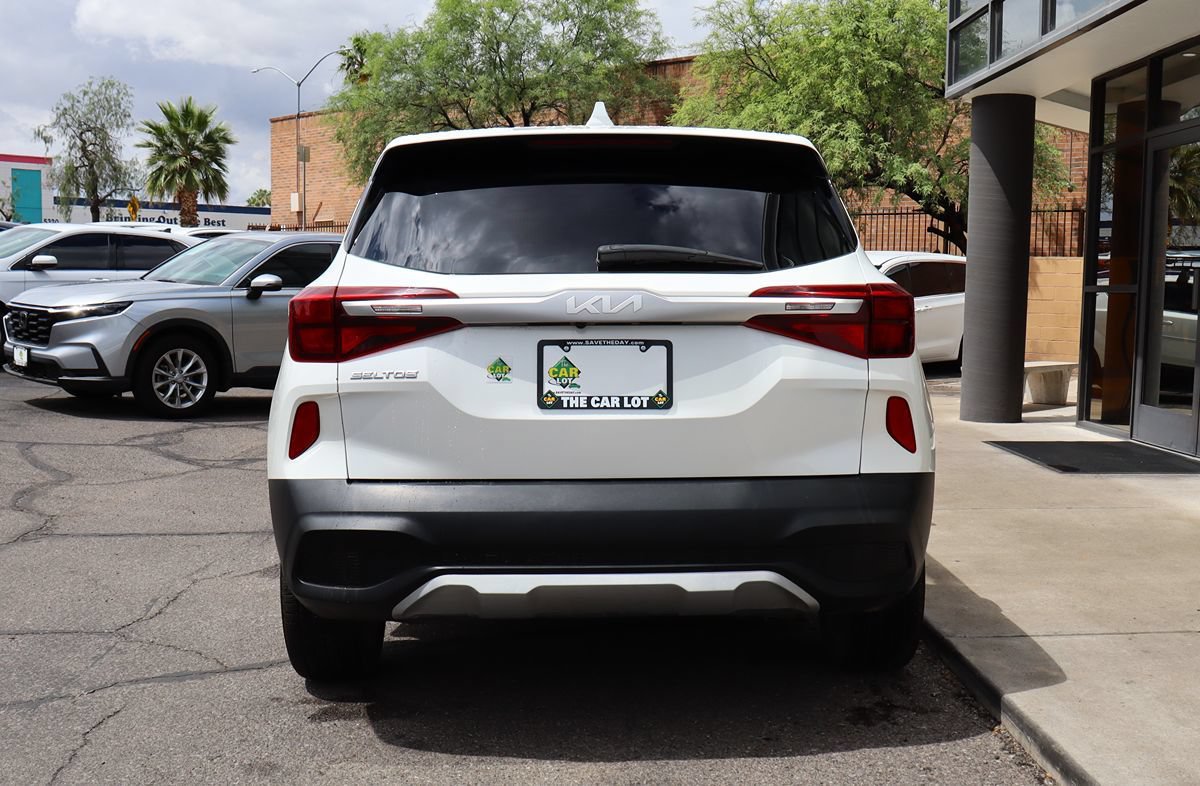 Used 2023 Kia Seltos LX AWD/4WD image 11