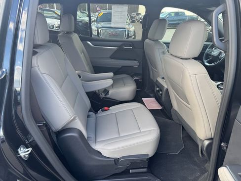 Used 2026 GMC Acadia Elevation w/ Elevation Premium Package AWD/4WD image 31