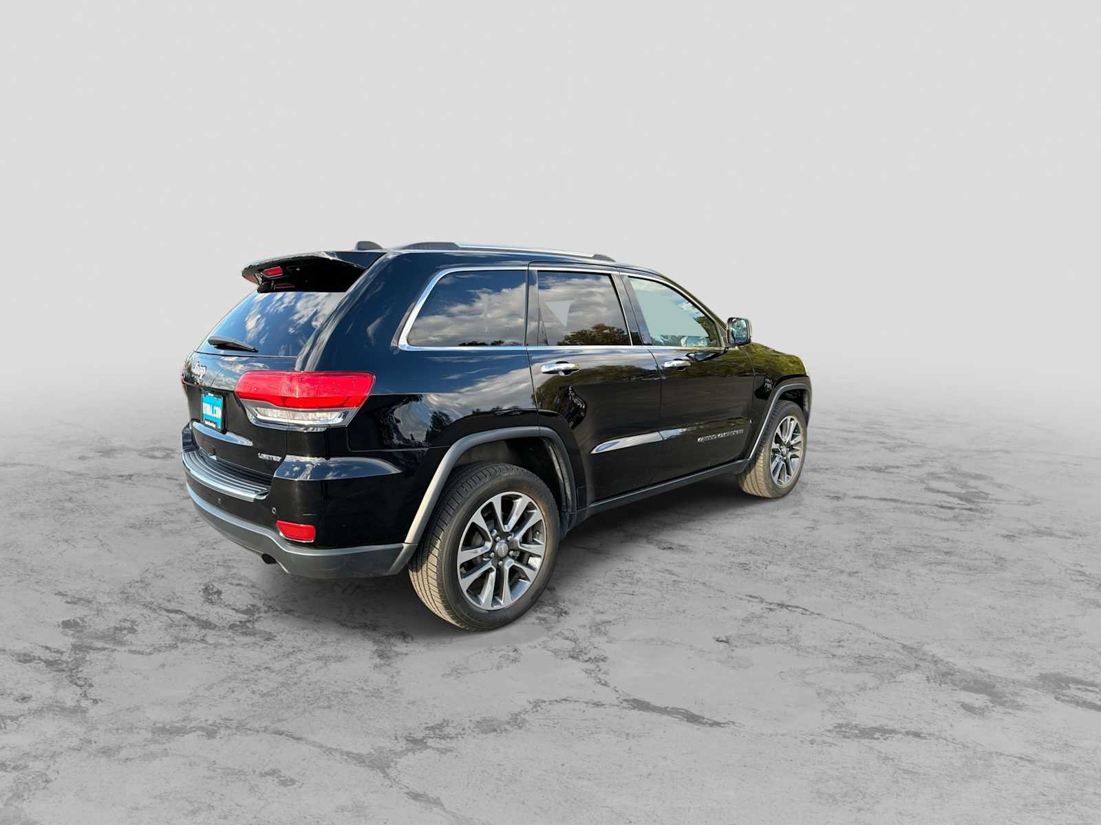 Used 2018 Jeep Grand Cherokee Limited AWD/4WD image 8