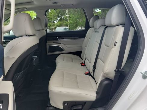 Certified 2024 Kia Telluride EX FWD image 9
