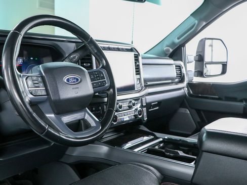 Used 2023 Ford F250 Lariat w/ Lariat Ultimate Package AWD/4WD image 24