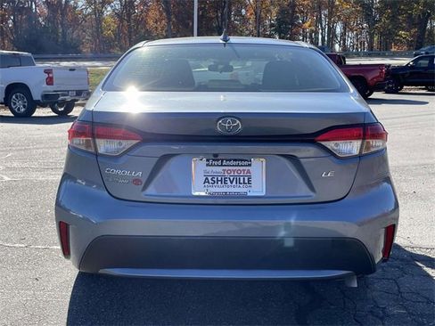 Used 2022 Toyota Corolla LE image 4