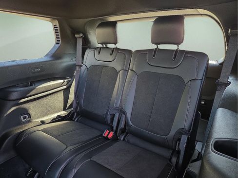 New 2025 Jeep Grand Cherokee L Laredo image 11