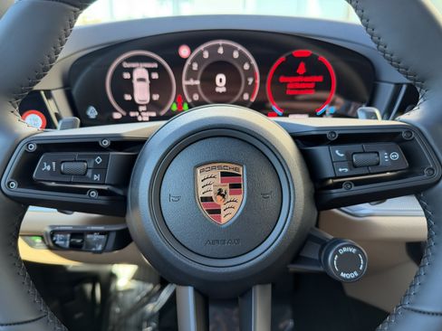 Certified 2026 Porsche Cayenne AWD/4WD image 33