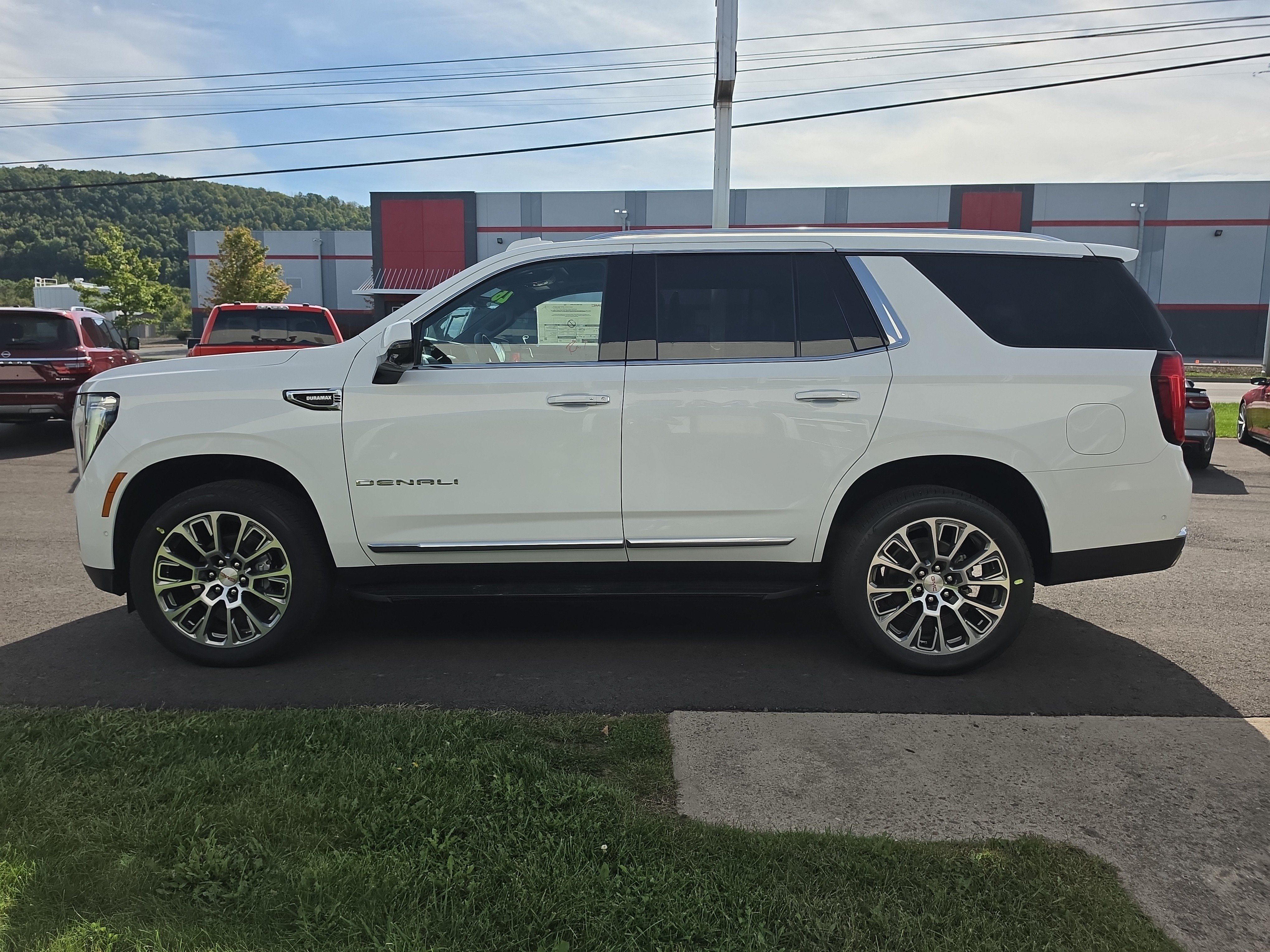 New 2026 GMC Yukon Denali w/ Advanced Technology Package AWD/4WD image 7