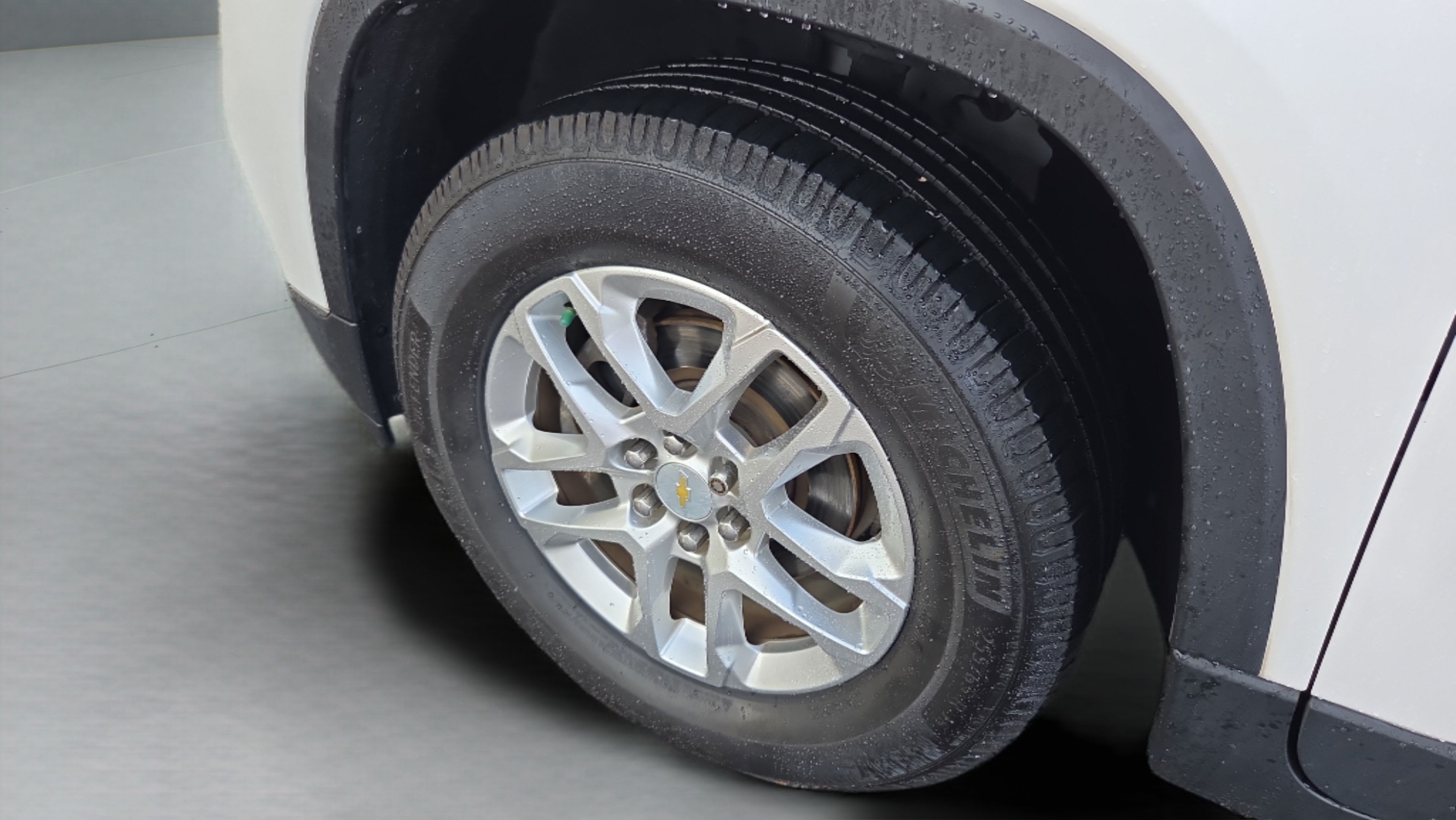 Used 2020 Chevrolet Traverse LT FWD image 30
