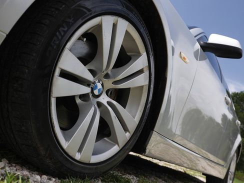 Used 2010 BMW 528i Sedan RWD image 31