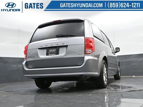 Used 2016 Dodge Grand Caravan SE image 34