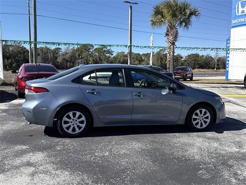 Used 2020 Toyota Corolla LE image 6