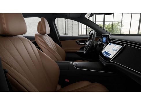 New 2026 Mercedes-Benz E 350 4MATIC Sedan image 4