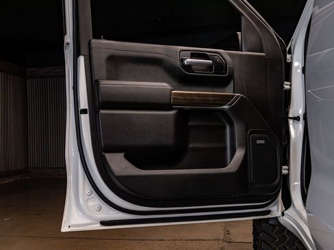 Used 2021 Chevrolet Silverado 1500 LT Trail Boss w/ Convenience Package II AWD/4WD image 32