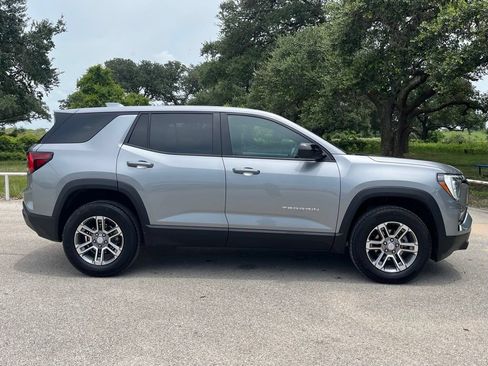 Used 2025 GMC Terrain Elevation AWD/4WD image 4