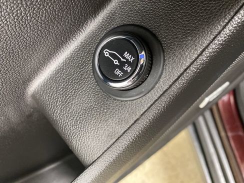 Used 2023 Chevrolet Traverse LT w/ LT Premium Package image 36