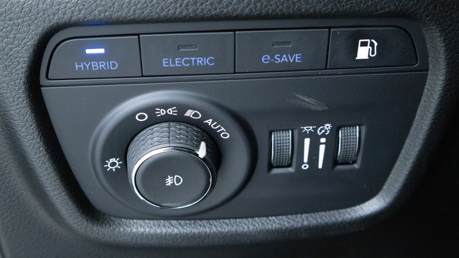 Used 2023 Jeep Grand Cherokee Overland AWD/4WD image 25