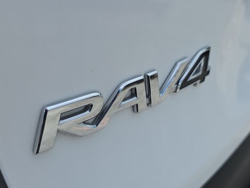 Used 2024 Toyota RAV4 XLE image 10