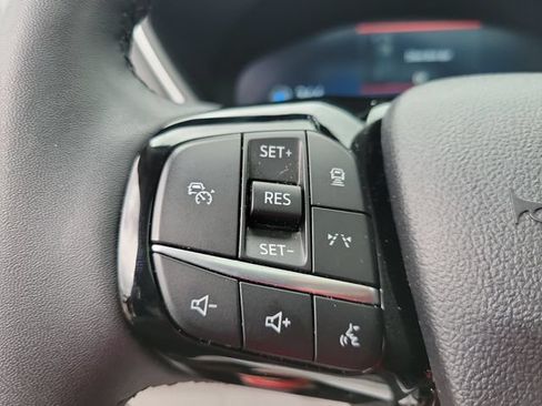 Used 2023 Ford Escape Platinum AWD/4WD image 25