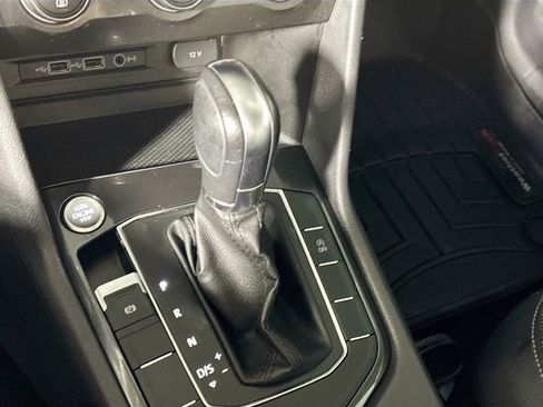 Used 2019 Volkswagen Tiguan SE AWD/4WD image 17