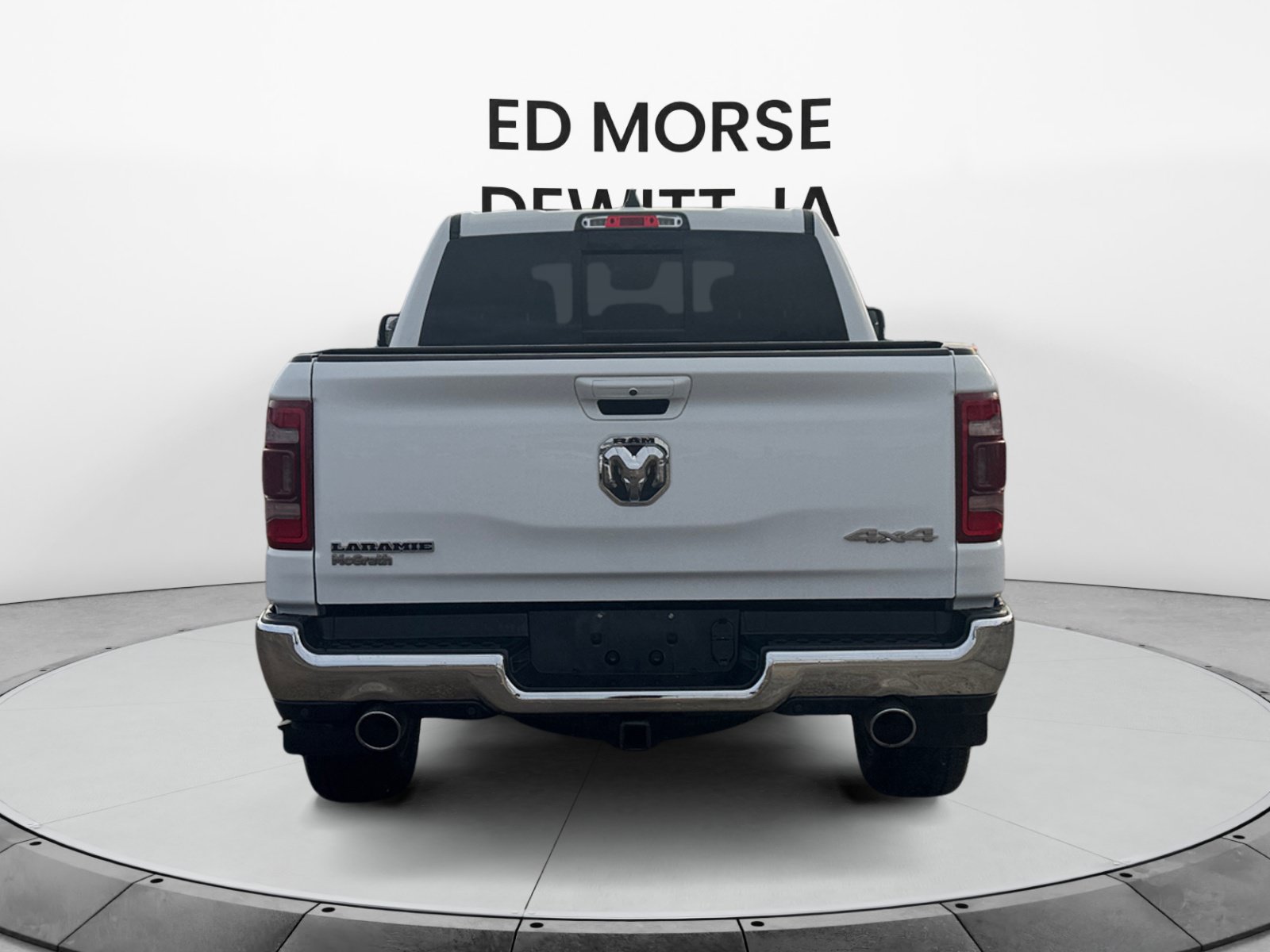 Used 2024 RAM 1500 Laramie AWD/4WD image 4