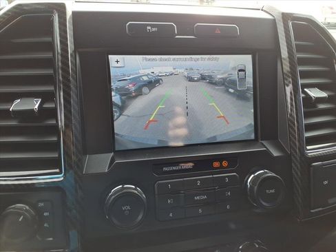 Used 2019 Ford F250 XLT w/ XLT Premium Package image 17