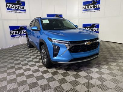 Used 2025 Chevrolet Trax LT w/ Driver Confidence Package
