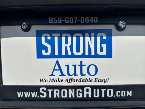 Used 2025 Toyota Prius LE FWD image 18