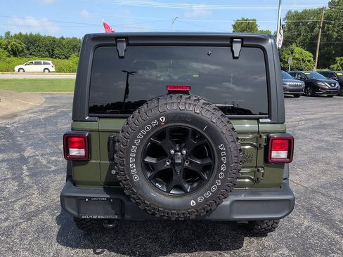 Used 2021 Jeep Wrangler Sport AWD/4WD image 6