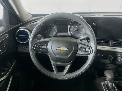 Used 2024 Chevrolet Trax LS FWD image 17