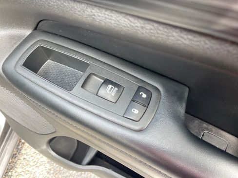 Used 2020 Jeep Grand Cherokee Altitude RWD image 20